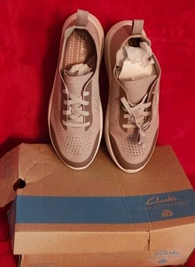 Clarks Women's Sz 10 Wide Tan Tie Cloudsteppers Run Slip-On Knit Sneakers NIB - Picture 1 of 6