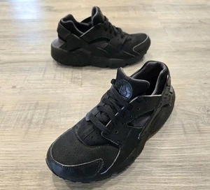 Nike Air Huarache Laufschuhe Jugend 6,5 Damen 6 schwarz sportlich Laufen 654275-020 - Bild 1 von 16