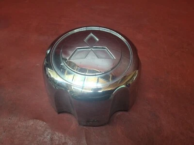 Tapacubos tapa central cromo MB816581 2000-2004 Mitsubishi Montero Foto 1 de 4