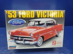 53 Ford Convertsble Linberg 72195 1/25 Scale - Picture 1 of 3