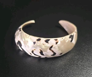 Pulsera vintage tallada de mediados de siglo - Imagen 1 de 6