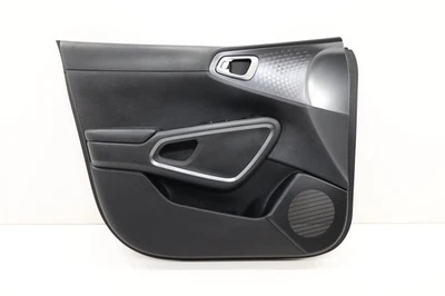 KIA SOUL 2020-2022 PUERTA DELANTERA IZQUIERDA MOLDURA PANEL OEM 82310K0000 NEGRO_WK Foto 1 de 4