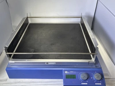 Agitador orbital digital de laboratorio de bajo perfil IKA HS 501 D S1 0-300 RPM Foto 1 de 4