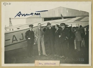 Ludovic Arrachart (1897-1933) - French aviator - WWI - Rare signed photo - 1931 - Picture 1 of 2