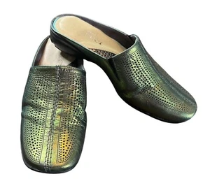 Sesto Meucci Womens Metallic green  Iridescent Perforated Leather Mules Size 4 - Picture 1 of 9
