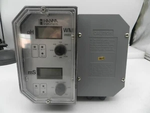 Hanna Instruments pH & mS/cm Controller WM8923 - Picture 1 of 5