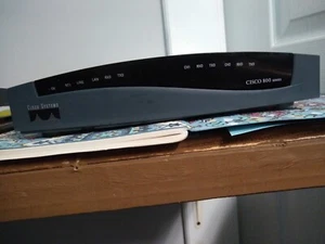 Cisco 800 Series Cable Router - Picture 1 of 3