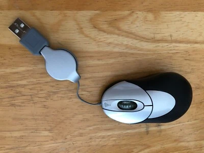 USB Retractable Optical Mouse, Travel Size - Image 1 of 2