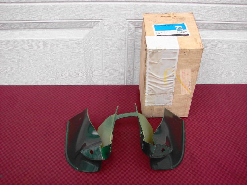 PANELES DE FILTRO DE PARACHOQUES DELANTERO CHEVROLET NOVA 1975-1979 75-79 NOS GM pt# 345589 Foto 1 de 4