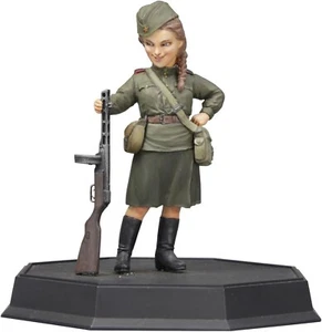 1/12 Model Kit World Fighter Collection WWII Soviet Army Female Soldier Toriyama - Picture 1 of 4
