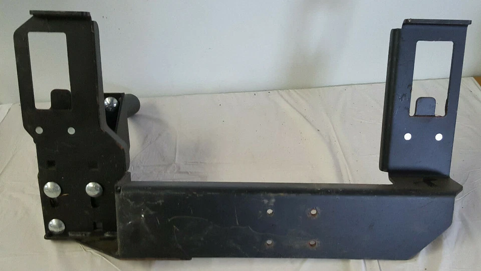 Gamber-Johnson Black Steel Computer Mount Step Bracket w/ Pole & Component Foto 1 de 4