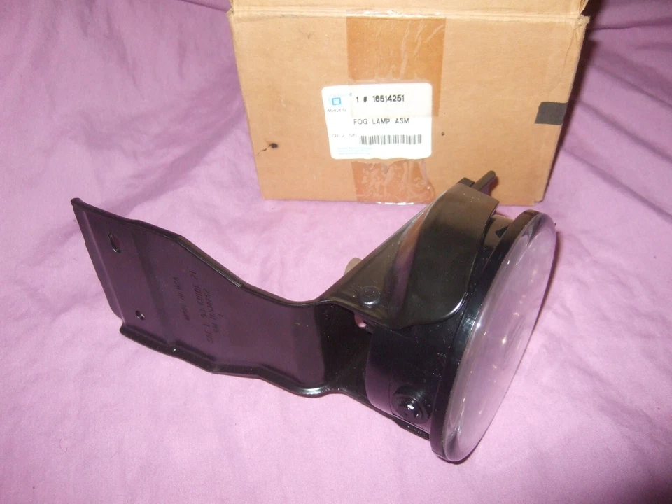 Genuine GM Fog Lamp ASM 16514251 New #1562 - Image 1 of 4