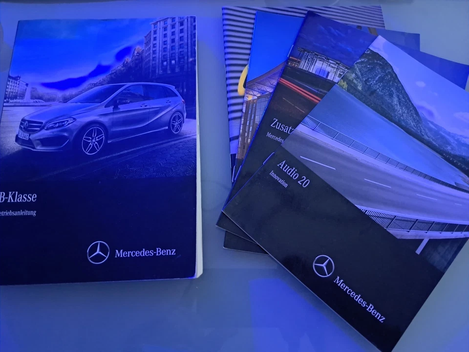 Uso E Manutenzione Mercedes B180 - Immagine 1 di 1