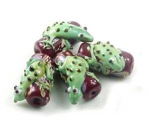 4 Handmade Lampwork Glass Green Red Frog Hug Tree Beads - Picture 1 of 4