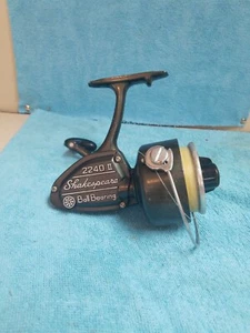 Vintage SHAKESPEARE 2240 II BALL BEARING Surf/Boat Spinning Reel * RARE & NMINT - Picture 1 of 6