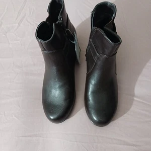 Croft & Barrows Women's Brown Ankle Boots Size 6 1/2 M Buckle Side Zipper NWT - Picture 1 of 10