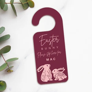 Osterhase Stopp Hier Schild - zwei Hasen: personalisierter niedlicher Oster Türaufhänger - Bild 1 von 9