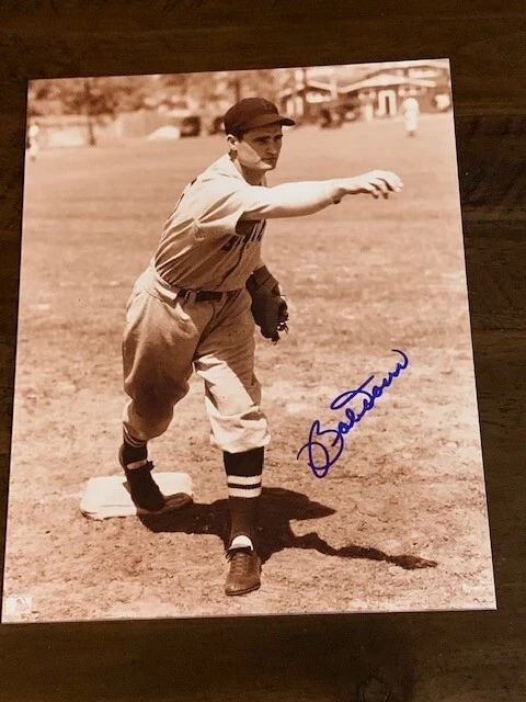 Foto autografiada de 8x10 de Bobby Doerr Foto 1 de 1