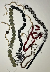 Lot Of Beautiful Vintage Beads Includes, Wooden, Glass and Natural Stone - Picture 1 of 9