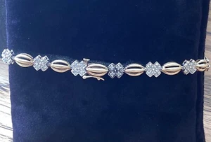 9ct gold and diamond vintage bracelet. Very good used condition - Picture 1 of 5