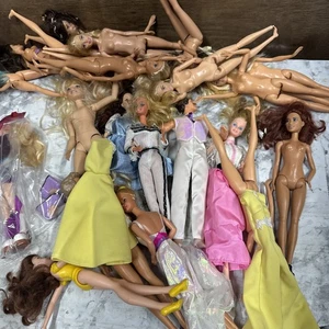 Barbie Puppe Konvolut - Made In China, Körper datiert 1999, Köpfe 1998  - Bild 1 von 10