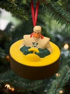ORNAMENT Disney 1996 Mighty Ducks Sliding Puck 3" Figur Figur Figur Charm Schlenker - Bild 1 von 3