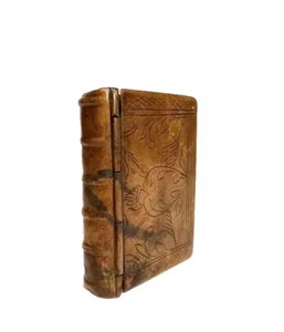 British Book Form Snuff or stash Box with Sacred heart cover - Picture 1 of 10