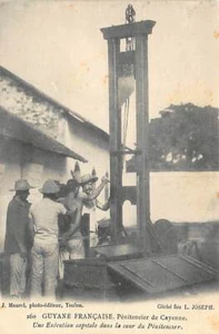 Guyane - Pénitencier de Cayenne - Exécution capitale dans la cour - Guillotine - Bild 1 von 2