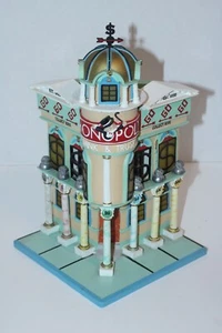 Statuina Dept 56 Monopoly City Lights "Monopoly Bank & Trust" costruzione villaggio - Foto 1 di 6