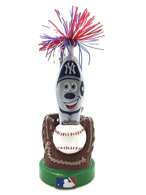 New York Yankee 2009 Serie Mundial Campeones Pluma Kooky Klicker Clip Soporte de Bonificación Foto 1 de 4
