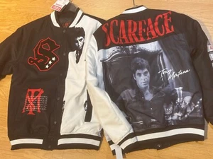 GIACCA SCARFACE VARSITY FLANELLA MOTIVO MARCA AL PACINO UOMO NUOVA CON ETICHETTE ROSSO - Foto 1 di 4