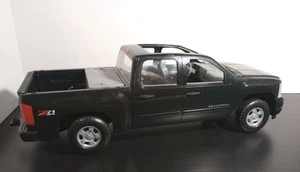 Camión Chevy Chevrolet Silverado Z71 2009 Big Farm ERTL 1/16 *Faltan piezas* - Imagen 1 de 8