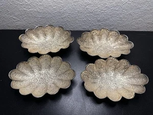 Lot Of 4 Silver-Plated Scalloped Edges Footed Bowl Vintage Tableware Antique - Picture 1 of 7