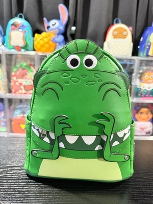 Mini Mochila Cosplay Loungefly Disney Toy Story Rex Exclusiva de Nueva York Foto 1 de 4
