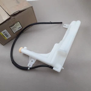 Dorman 603-610 Front Engine Coolant Reservoir Fits Nissan Pathfinder (1999-2000) - Picture 1 of 4
