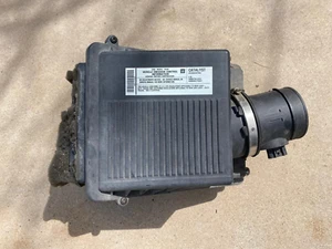 2008-2009 Chevrolet Tahoe Hybrid 6.0L Air Intake Air Cleaner Catalyst Box OEM - Picture 1 of 5