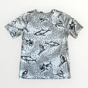 Reel Legends Performance Clothing Fishing Shirt Boys MEDIUM Shark Print Freeline - Picture 1 of 5