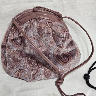 Richmark PURSE mauve Paisley VELVET  Bag w Strap Clam Shell Closure Handbad NICE - Image 1 of 4