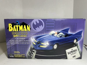 DC Direct Batman Batmobile Replica 1960's Edition (2nd Series) Porzellan Replica - Bild 1 von 9