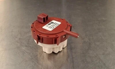 Interruptor de presión de agua para lavadora - 1 nivel para Speed Queen P/N: F8223001 [Usado] Foto 1 de 4