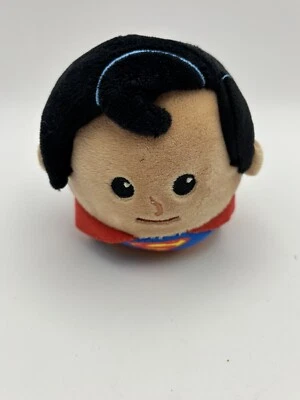 Adorno de peluche Hallmark Fluffballs Superman DC Comics juguete de peluche Foto 1 de 3