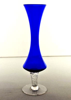 Glas Vase Kobalt Flöte mit transparenten Stand mundgeblasen 50er Vintage - Bild 1 von 4