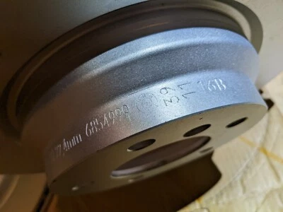 1 x New Genuine BMW 1-series 3-series X1 Front Brake Disc 34116854999 - Image 1 of 2