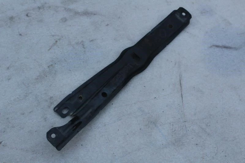 Toyota 4runner 1999 soporte central de soporte de radiador Foto 1 de 4