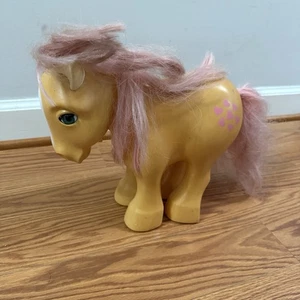De colección MY PRETTY PONY 11" 1981 Hasbro My Little Pony PEACHY RARO Orejas y ojos se mueven - Imagen 1 de 19