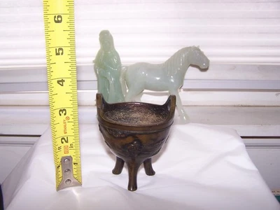 Antiguo incensario chino de bronce del siglo XIX tallado pueblo gente ming qing Foto 1 de 4