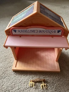 Sylvanian Families Madeline’s Boutique & Accessories - Calico Critters - Picture 1 of 6