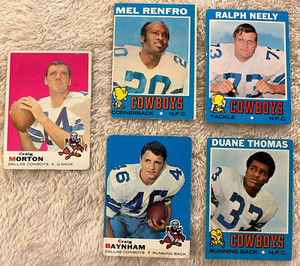 Three 1971 Topps Football Dallas Cowboys Stars Plus 2 Free 1969 Cards