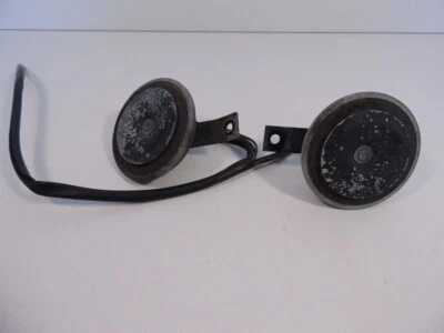 Mercedes Benz Horn 902952 Pair W126 300SE 420SEL 560SEL 560SEC Wiring 1980-1991 - Image 1 of 4