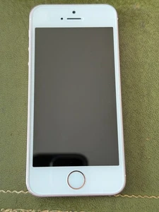 *100% BATTERY* MINT Apple iPhone SE 2020 64GB Rose Unlocked - Phone only - Picture 1 of 4